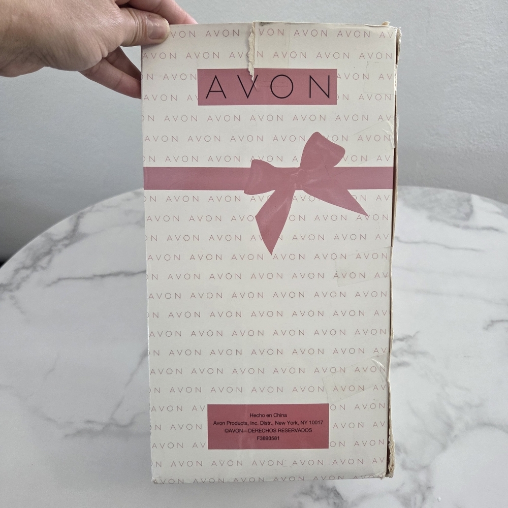 Avon Mrs. Albee 2015 Figurine Collectors Edition - Picture 16 of 16